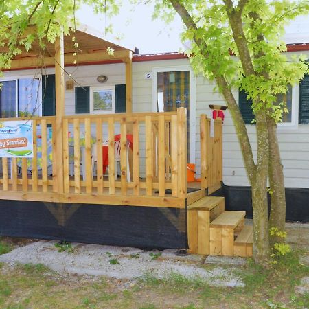Happy Camp Mobile Homes In Camping Villaggio Internazionale San Menaio Eksteriør billede