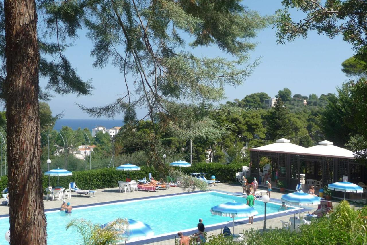 Happy Camp Mobile Homes In Camping Villaggio Internazionale San Menaio Eksteriør billede