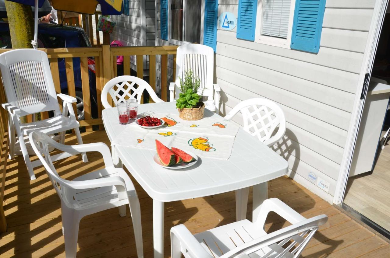 Happy Camp Mobile Homes In Camping Villaggio Internazionale San Menaio Eksteriør billede