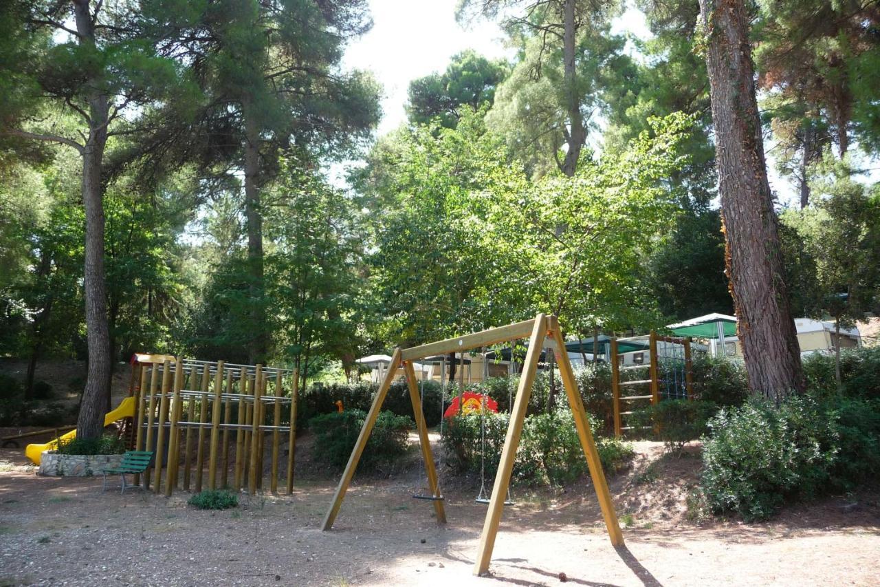 Happy Camp Mobile Homes In Camping Villaggio Internazionale San Menaio Eksteriør billede