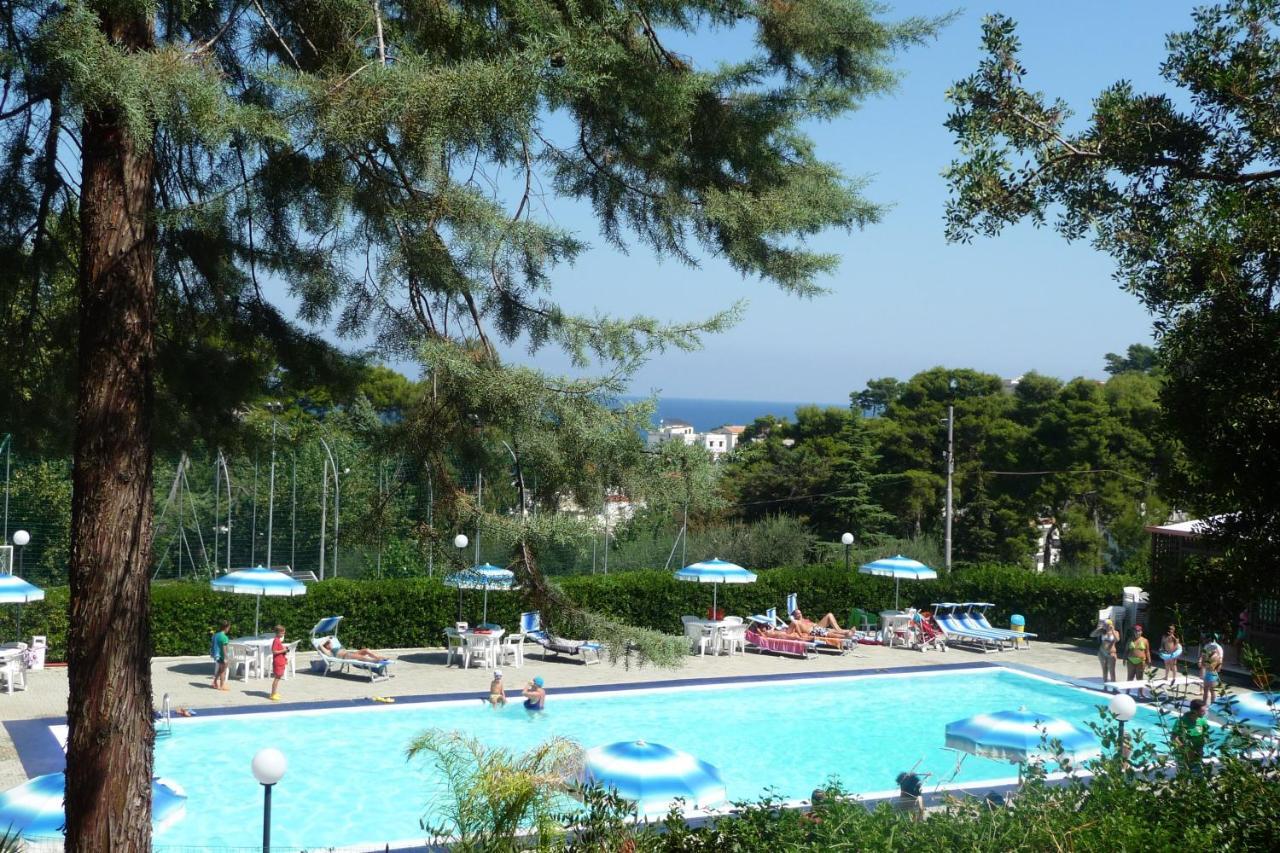 Happy Camp Mobile Homes In Camping Villaggio Internazionale San Menaio Eksteriør billede